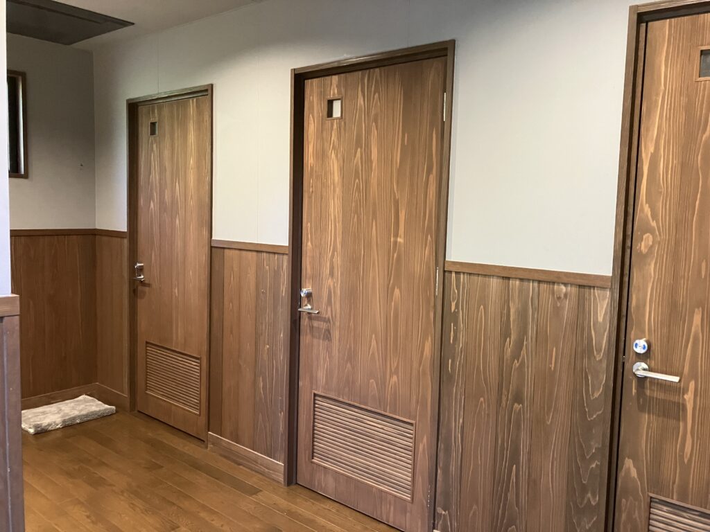 北山キャンプ場_シャワー室内部1